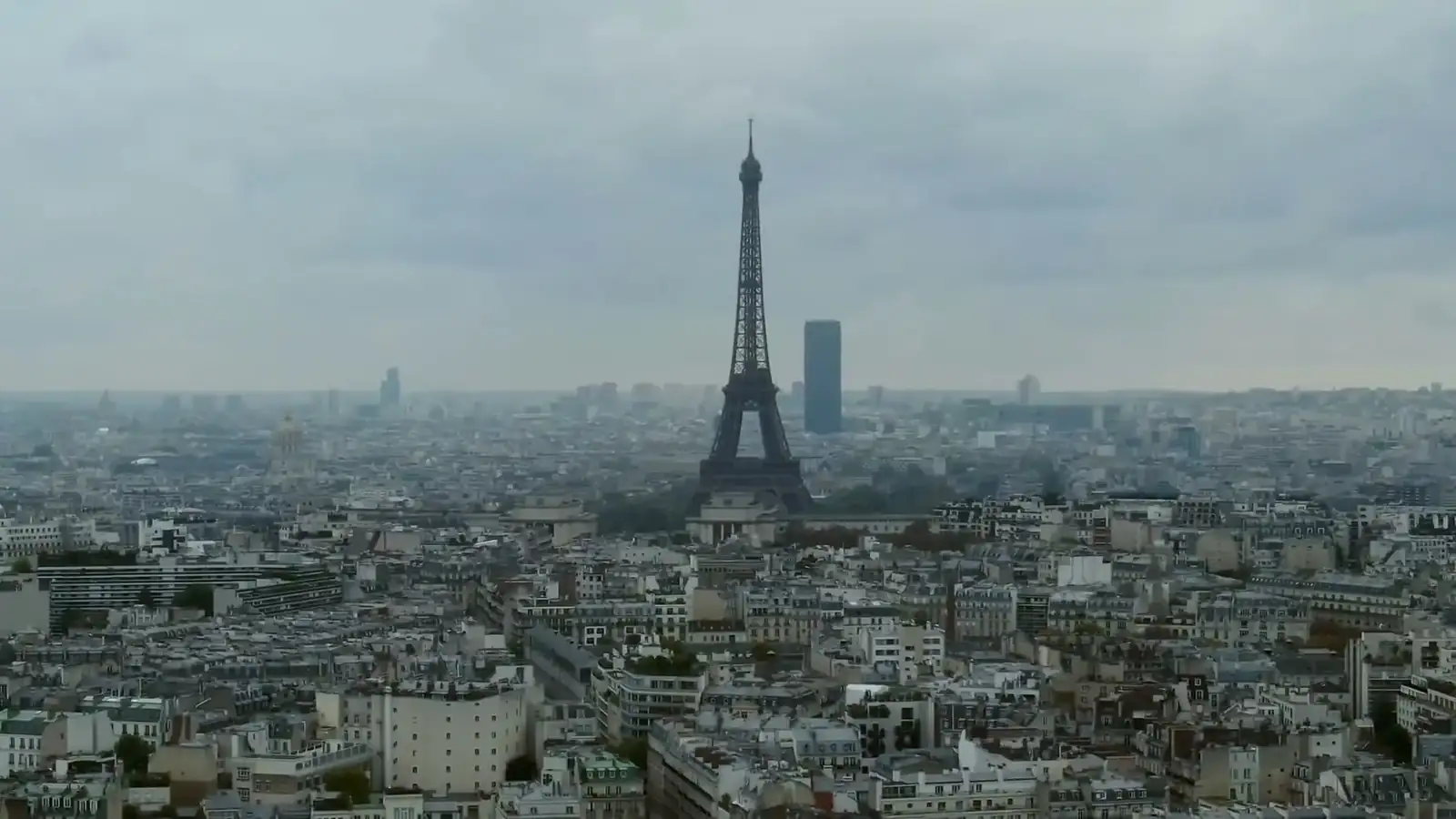 La tour Eiffel et la Seine, Paris